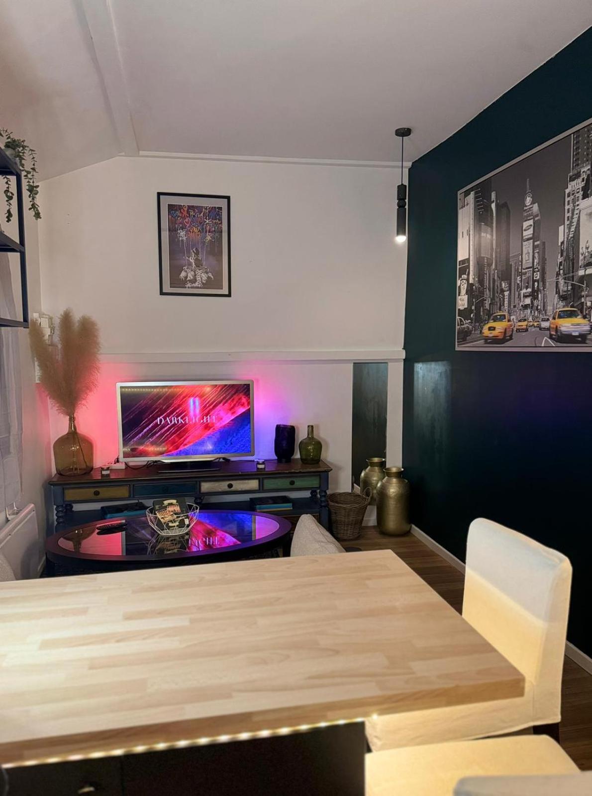 Maisonnette Proche De Paris & Cinema Apartment *